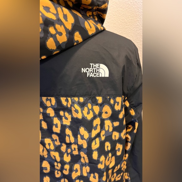 $55 firm New with tag North face hydren wind wall jacket size M in yellow/black - Picture 6 of 15